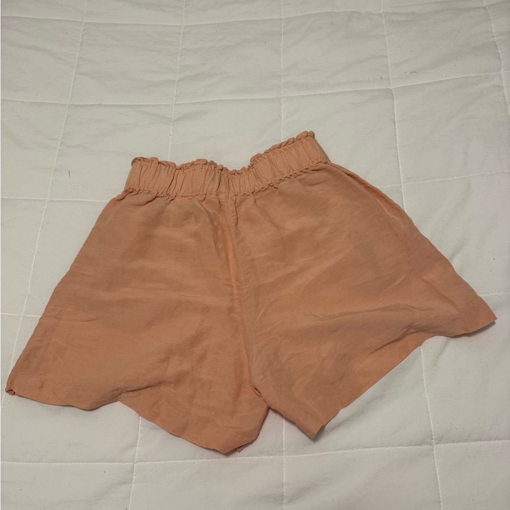 Peach H&M Loose Fit High Rise Linen Style Shorts - Picture 3 of 3